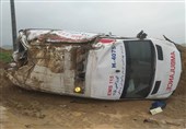 لغزندهبودن جاده آمبولانس قروه را واژگون کرد+عکس